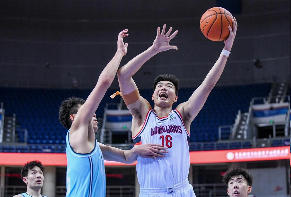 徐昕换张镇麟只为抬价?广东重点目标在此人,与上海争夺国手内线